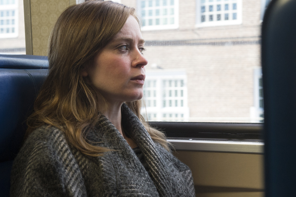 CineOrna | A Garota no Trem